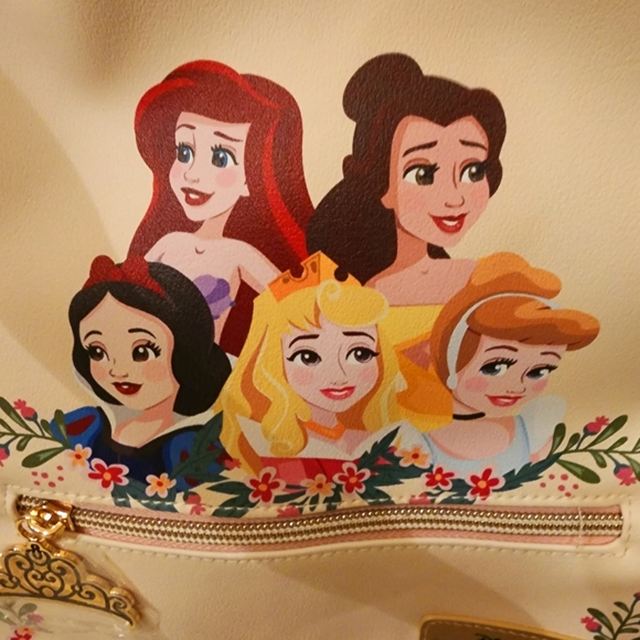 Disney Princess Backpack - Small ** NWT ** - Picture 4 of 5
